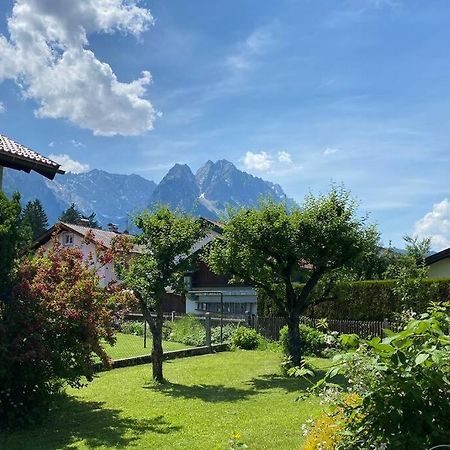 Haus Mit Wunderschoenem Ausblick Und Garten Garmisch-Partenkirchen Exteriör bild