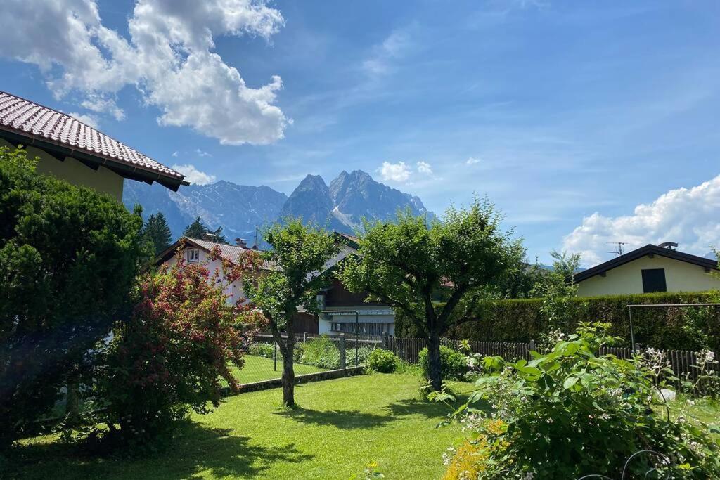 Haus Mit Wunderschoenem Ausblick Und Garten Garmisch-Partenkirchen Exteriör bild