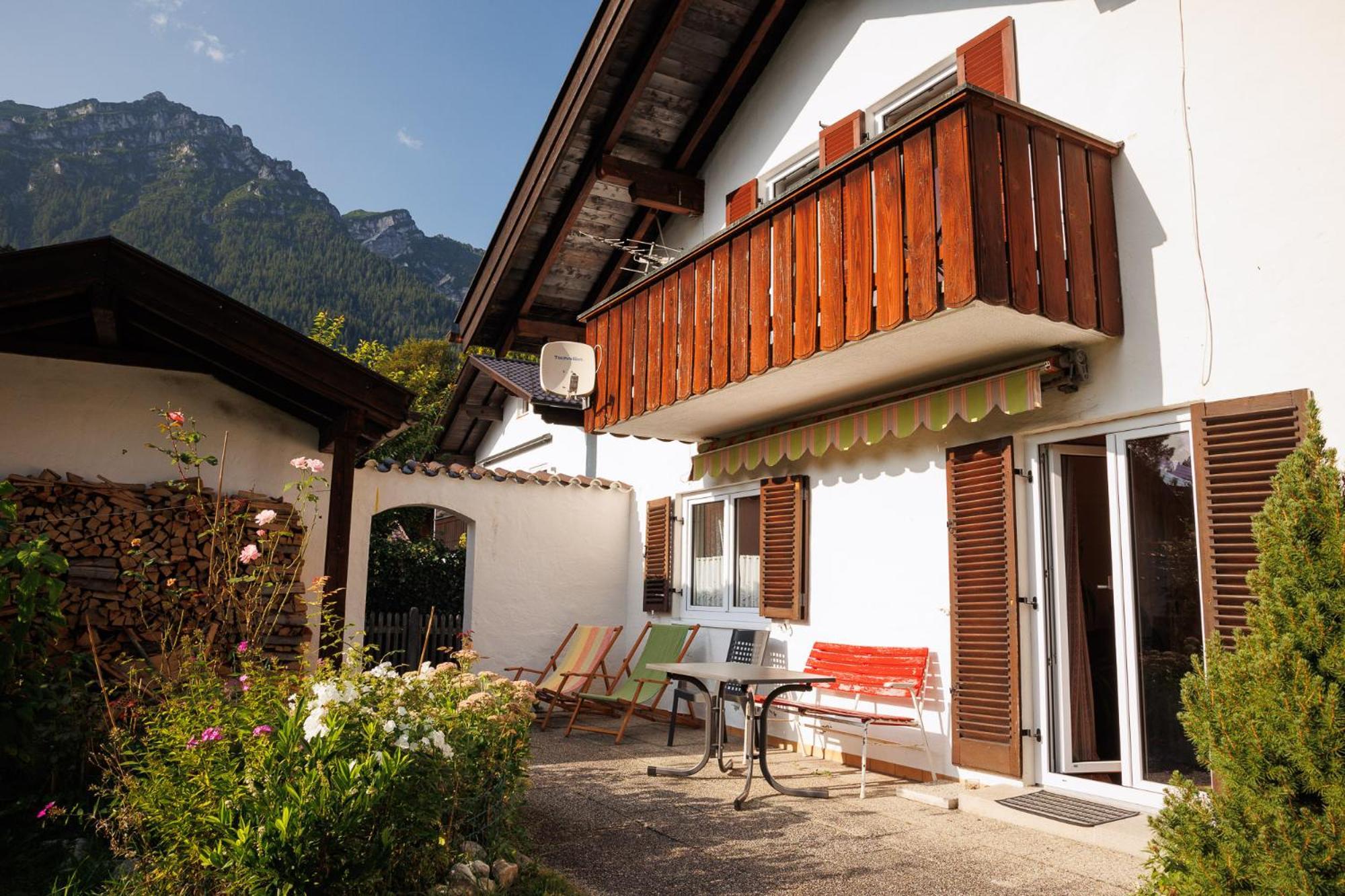 Haus Mit Wunderschoenem Ausblick Und Garten Garmisch-Partenkirchen Exteriör bild